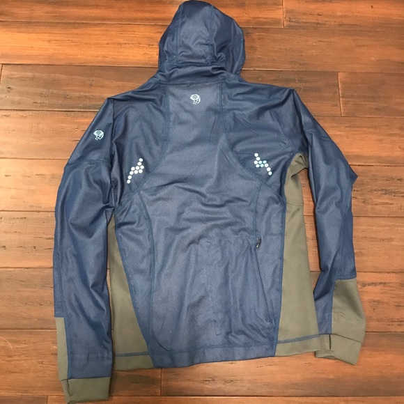 Mountain Hardware Windbreaker - Picture 5 of 5